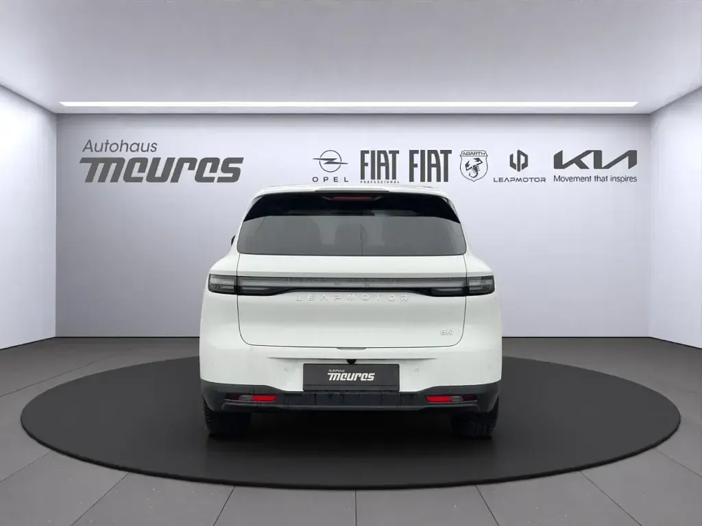 Neu Leapmotor B10 160 kW (218 PS) 2026 Weiss SUV