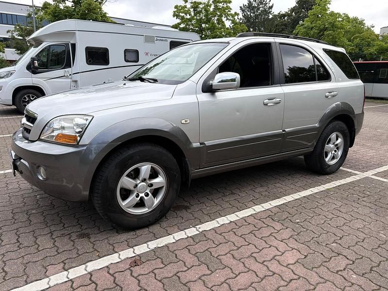 Grau Gebraucht 2009 Kia Sorento SUV | 3.990 € (Fairer Preis) - Bild 1/4