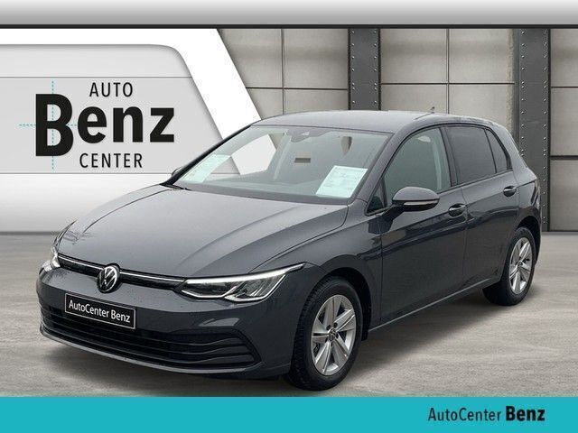 Grau Gebraucht 2024 VW Golf VIII Life Limousine | 29.790 € (Fairer Preis) - Bild 1/4