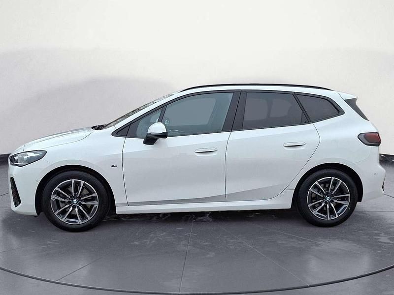 Gebraucht BMW 218 M Sport 150 PS (110 kW) 2024 Alpinweiss Van / Kleinbus