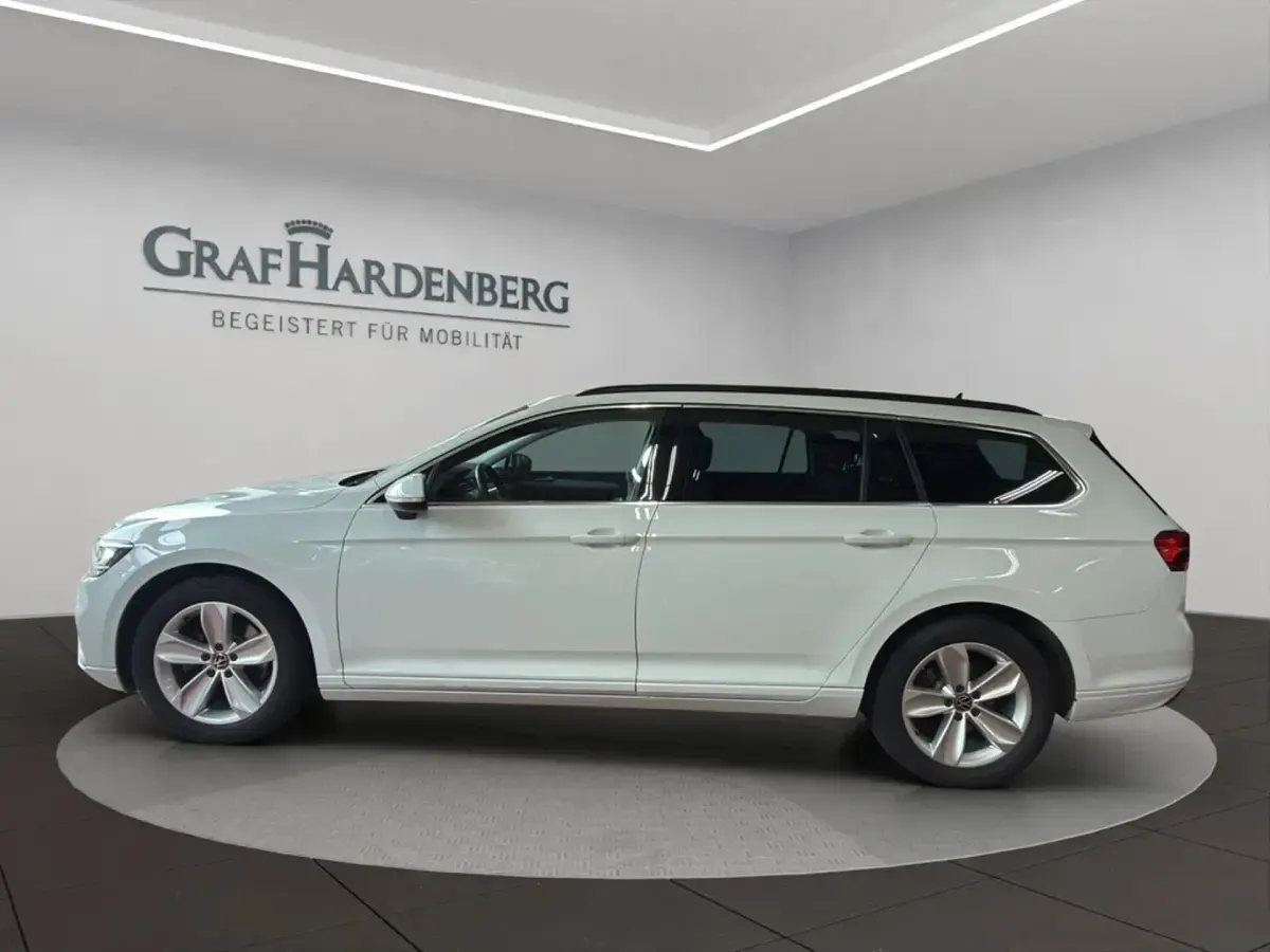 Gebraucht VW Passat Business 150 PS (110 kW) 2023 Weiß Kombi