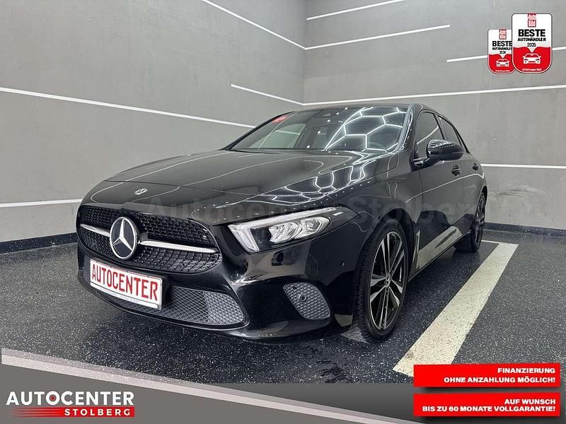 Schwarz Gebraucht 2020 Mercedes A180 Edition 1 Limousine | 20.790 € (Guter Preis) - Bild 1/3