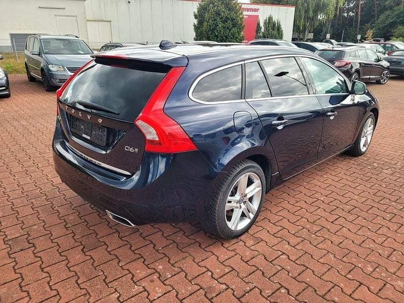 Gebraucht Volvo V60 Summum 220 PS (161 kW) 2016 Blau Kombi