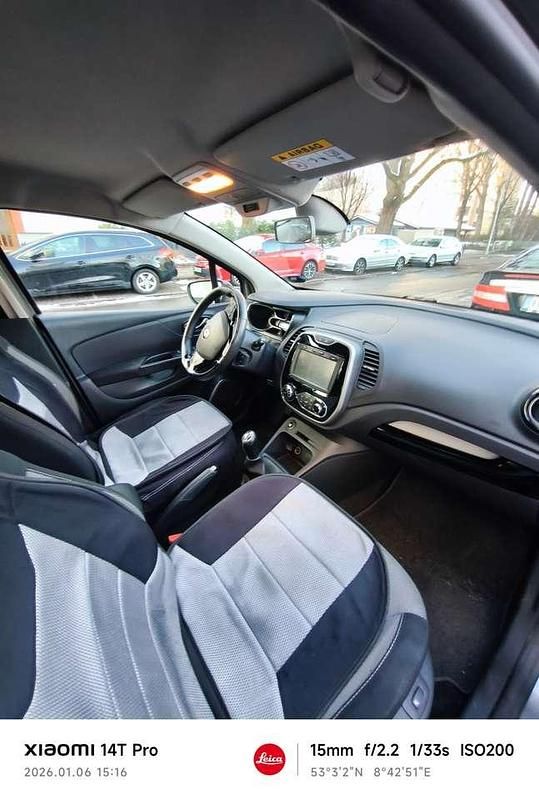 Second-hand Renault Captur 90 CP (66 kW) 2016 Argintiu SUV