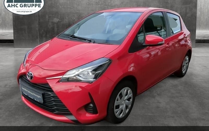 Rot Gebraucht 2020 Toyota Yaris Comfort Limousine | 12.990 € (Guter Preis) - Bild 1/4