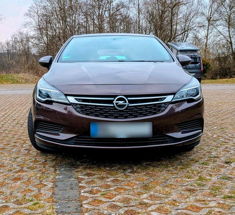 Gebraucht Opel Astra 105 PS (77 kW) 2017 Braun Limousine