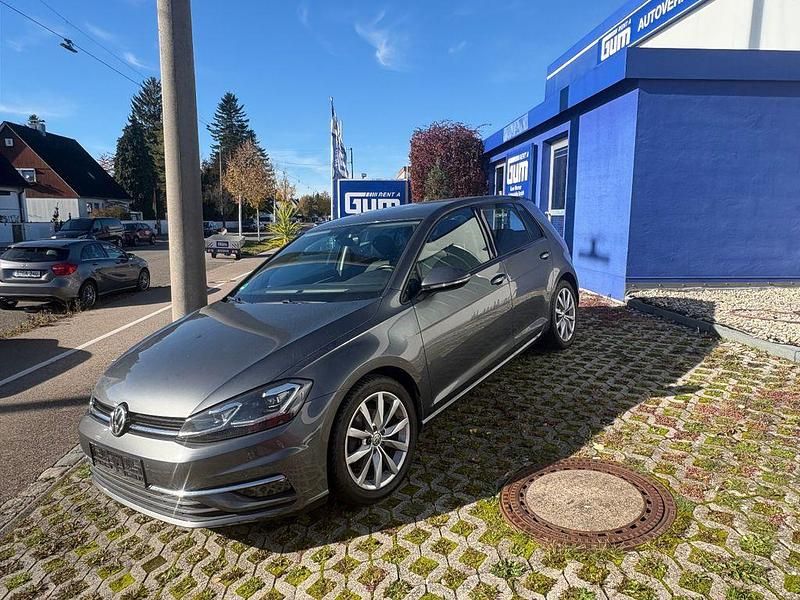 Grau Gebraucht 2018 VW Golf VII Highline Limousine | 16.500 € (Fairer Preis) - Bild 1/4