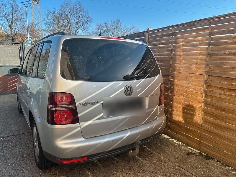 Gebraucht VW Touran 2008 Silber Van / Kleinbus