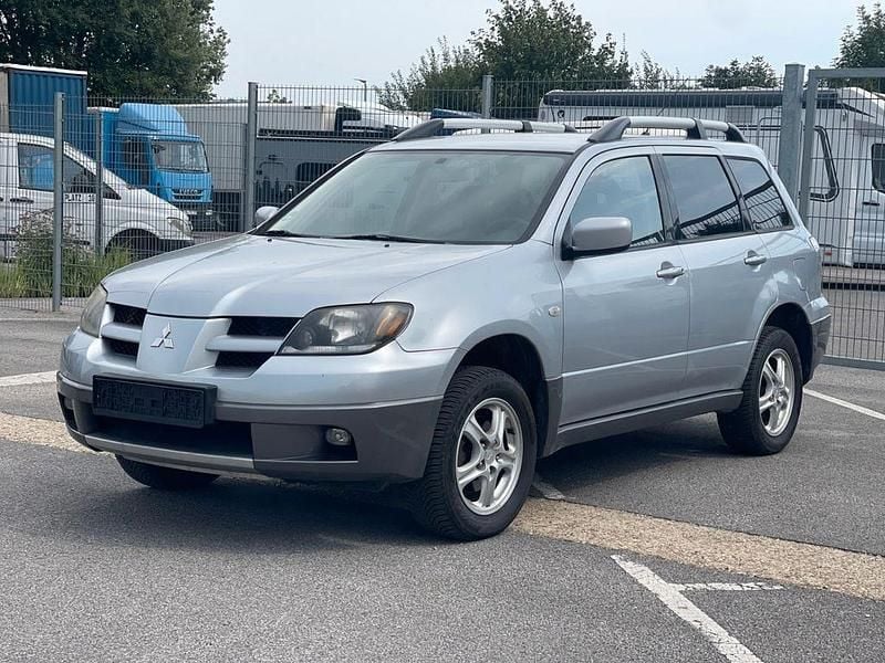 Silber Gebraucht 2003 Mitsubishi Outlander SUV | 2.999 € - Bild 1/4