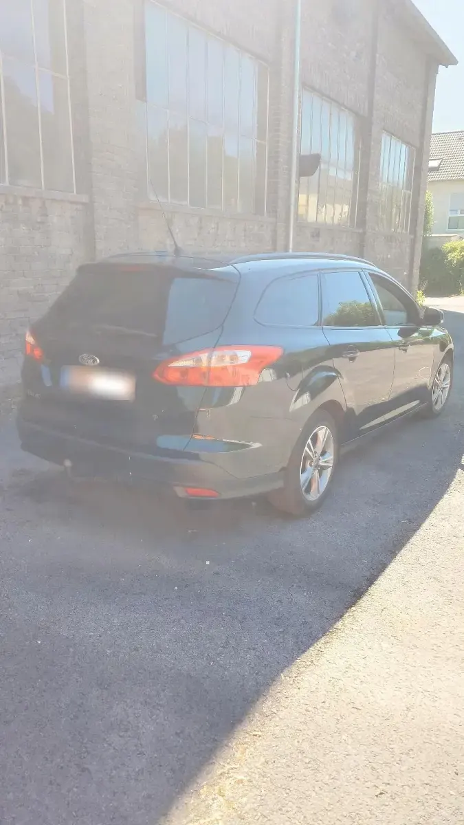 Begagnad Ford Focus 116 HK (85 kW) 2014 Svart Kombi