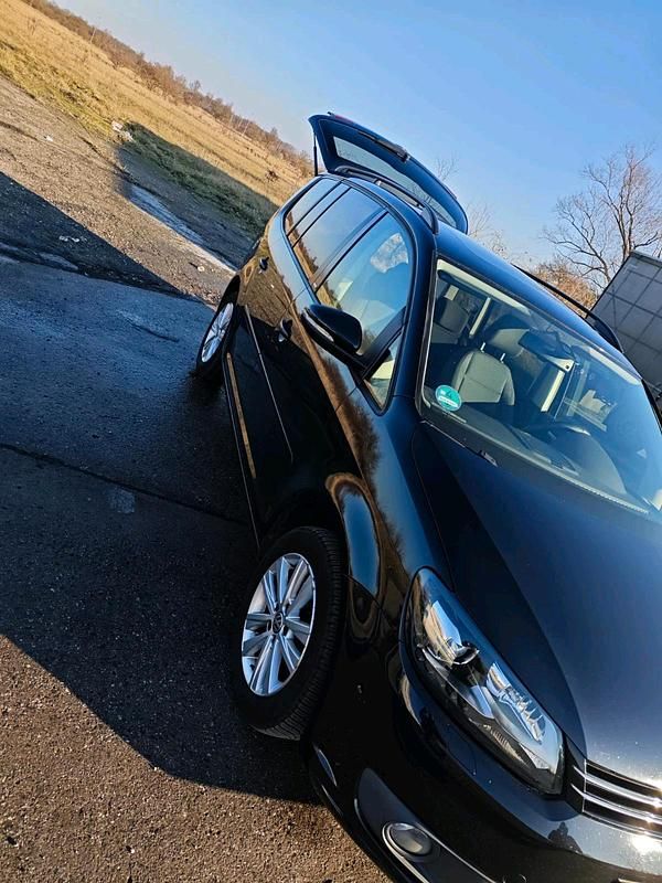 Gebraucht VW Touran 105 PS (77 kW) 2012 Schwarz Van / Kleinbus