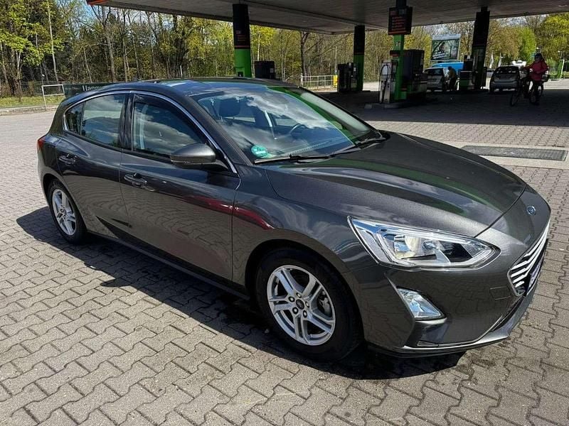 Usata Ford Focus 125 CV (91 kW) 2019 Grigio Berlina