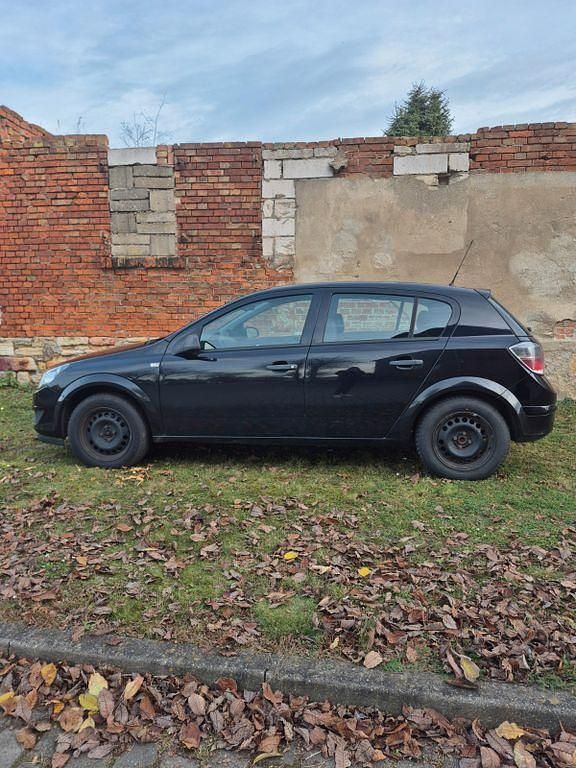 Gebraucht Opel Astra Selection 90 PS (66 kW) 2009 Schwarz Limousine