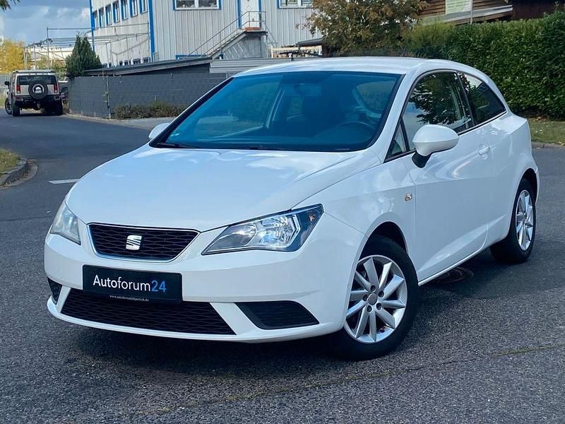 Weiß Gebraucht 2012 Seat Ibiza SC Style Kleinwagen | 3.650 € (Fairer Preis) - Bild 1/4