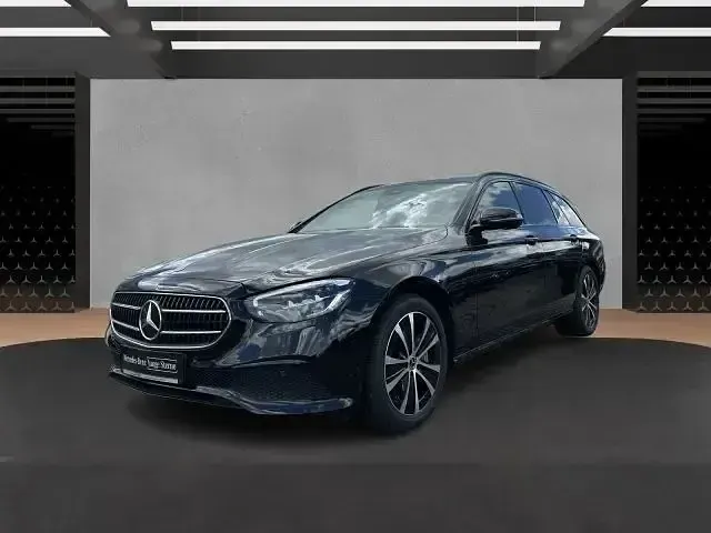 Gebraucht Mercedes E300 Avantgarde 194 PS (142 kW) 2022 Schwarz Kombi