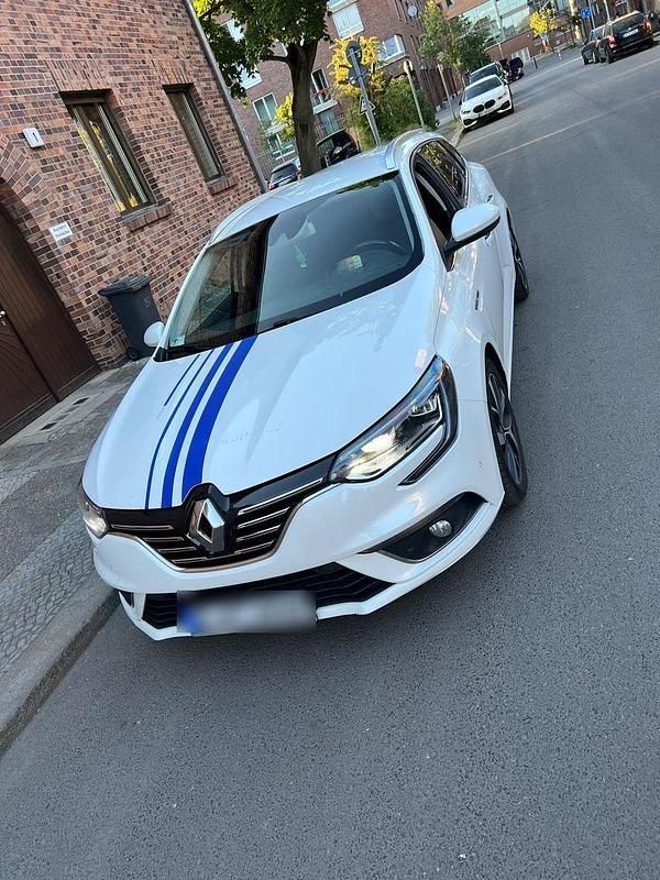Gebraucht Renault Mégane GrandTour Bose Edition 163 PS (119 kW) 2018 Weiß Kombi