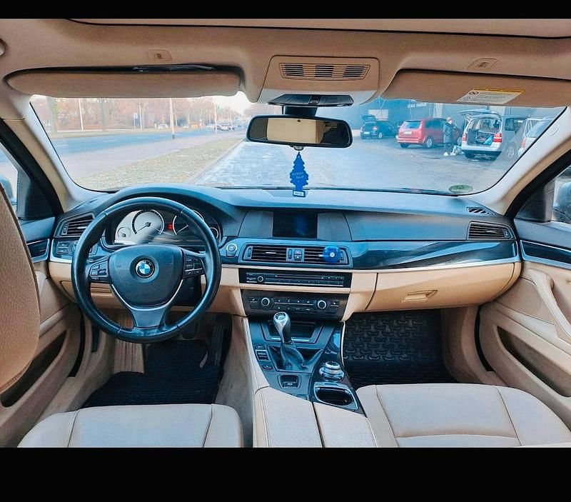 Blau Gebraucht 2012 BMW 520 Limousine | 6.800 € (Superpreis) - Bild 1/4