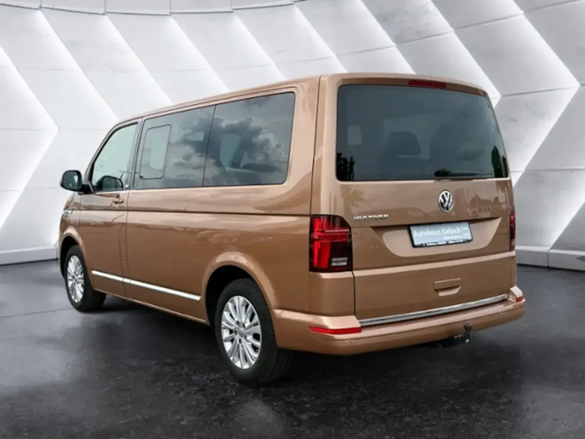 Gebraucht VW Multivan Comfortline 150 PS (110 kW) 2022 Van / Kleinbus