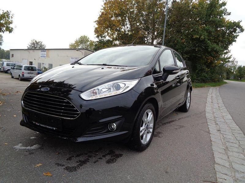 Gebraucht Ford Fiesta Trend 80 PS (58 kW) 2015 Schwarz Kleinwagen