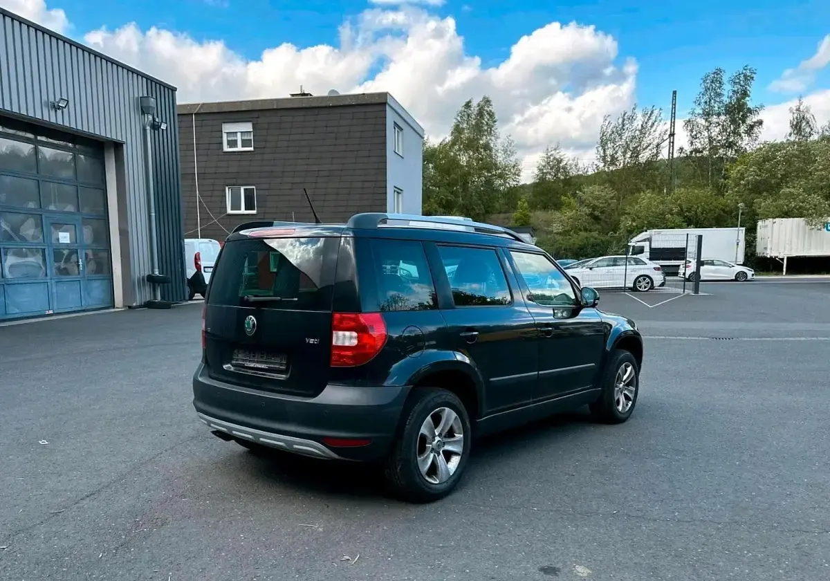 Używany Skoda Yeti 110 KM (80 kW) 2012 Czarny SUV