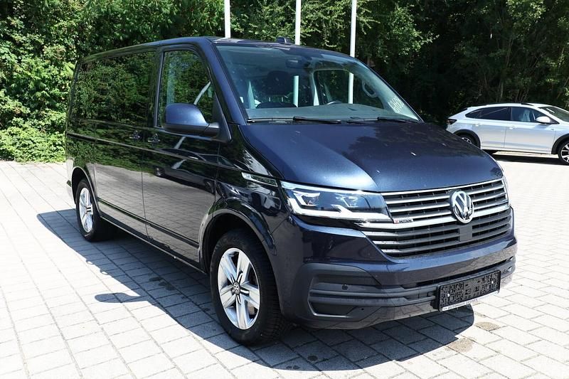 Gebraucht VW Multivan 204 PS (150 kW) 2023 Blau metallic Van