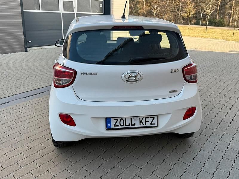 Gebraucht Hyundai i10 87 PS (63 kW) 2014 Weiß Kleinwagen