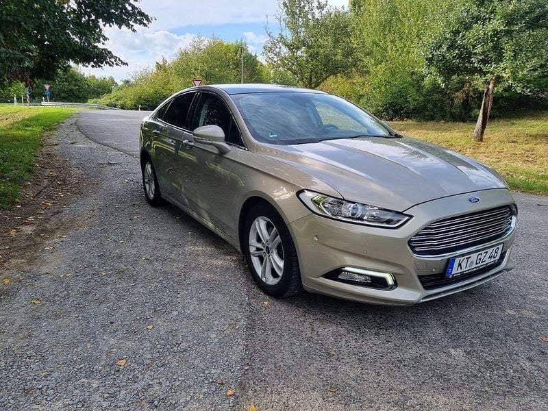 Grau Gebraucht 2016 Ford Mondeo Titanium Limousine | 10.900 € (Guter Preis) - Bild 1/4
