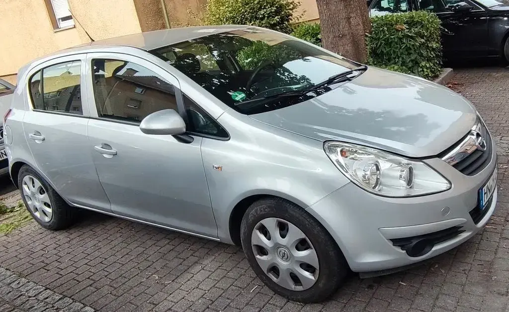 Gebraucht Opel Corsa Edition 80 PS (58 kW) 2009 Silber Kleinwagen
