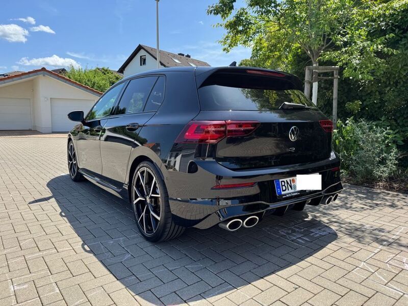 Schwarz Gebraucht 2022 VW Golf VIII R Limousine | 36.900 € (Guter Preis) - Bild 1/4