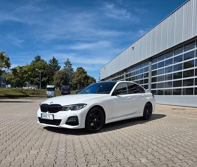 Weiß Gebraucht 2022 BMW 320 M Sport Limousine | 38.500 € (Fairer Preis) - Bild 1/4