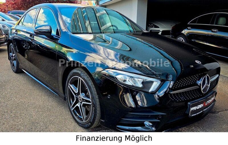 Nachtschwarz unilack Gebraucht 2021 Mercedes A180 AMG Limousine | 21.990 € (Guter Preis) - Bild 1/4