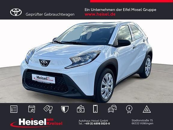 Schneeweiß Gebraucht 2023 Toyota Aygo X Basis SUV | 13.990 € (Guter Preis) - Bild 1/4