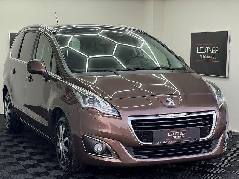 Braun Gebraucht 2015 Peugeot 5008 Style Van / Kleinbus | 7.700 € (Fairer Preis) - Bild 1/4