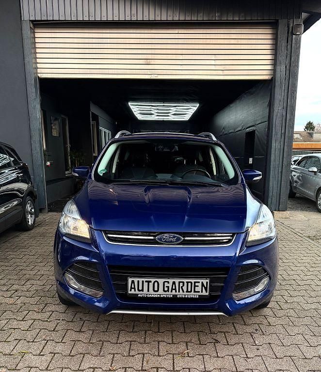 Gebraucht Ford Kuga Titanium 150 PS (110 kW) 2016 Blau SUV