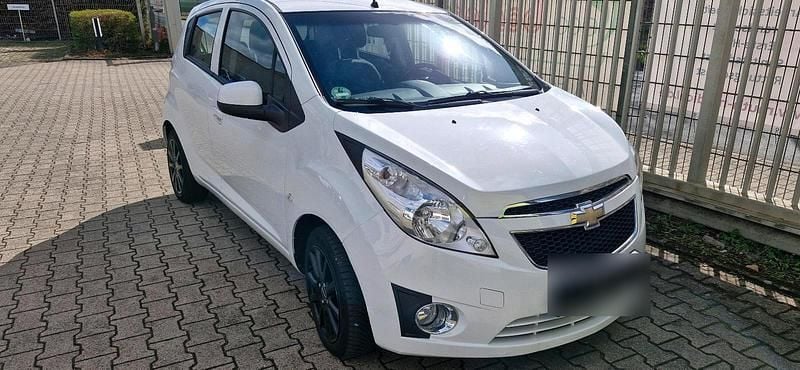 Gebraucht Chevrolet Spark 68 PS (50 kW) 2011 Weiß Kleinwagen