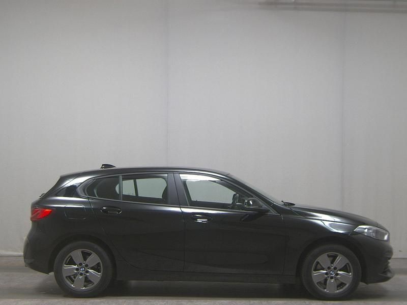Schwarz Gebraucht 2022 BMW 118 Advantage Kleinwagen | 16.980 € (Fairer Preis) - Bild 1/4