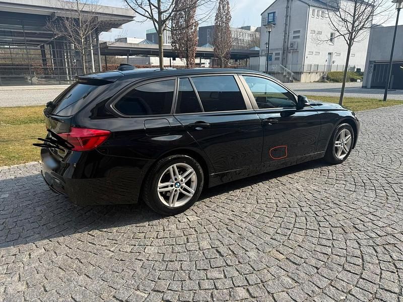 Gebraucht BMW 320 Advantage 190 PS (139 kW) 2016 Schwarz Kombi