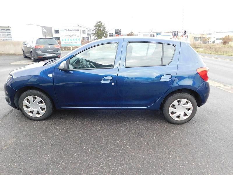 Gebraucht Dacia Sandero Celebration 90 PS (66 kW) 2015 Blau Limousine