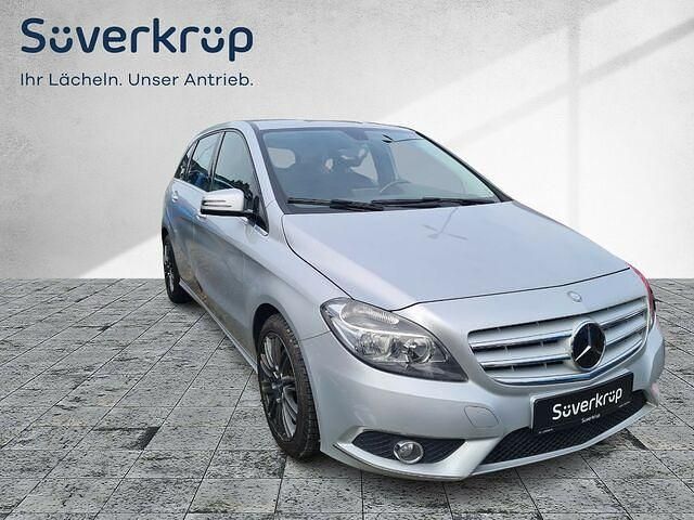Gebraucht Mercedes B180 Style 122 PS (89 kW) 2014 Silber Kleinwagen
