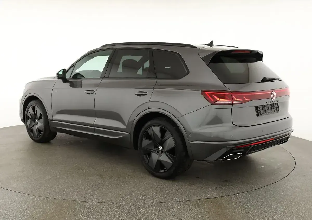 Neu VW Touareg Edition 286 PS (210 kW) 2026 Siliziumgrau metallic SUV