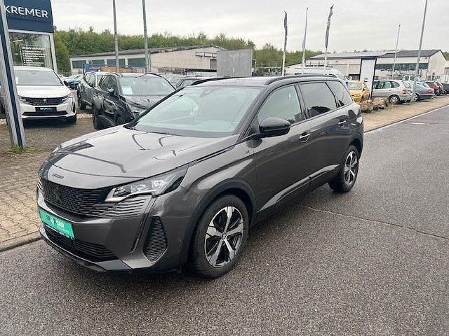 Grau Gebraucht 2021 Peugeot 5008 GT Van / Kleinbus | 28.799 € (Fairer Preis) - Bild 1/4