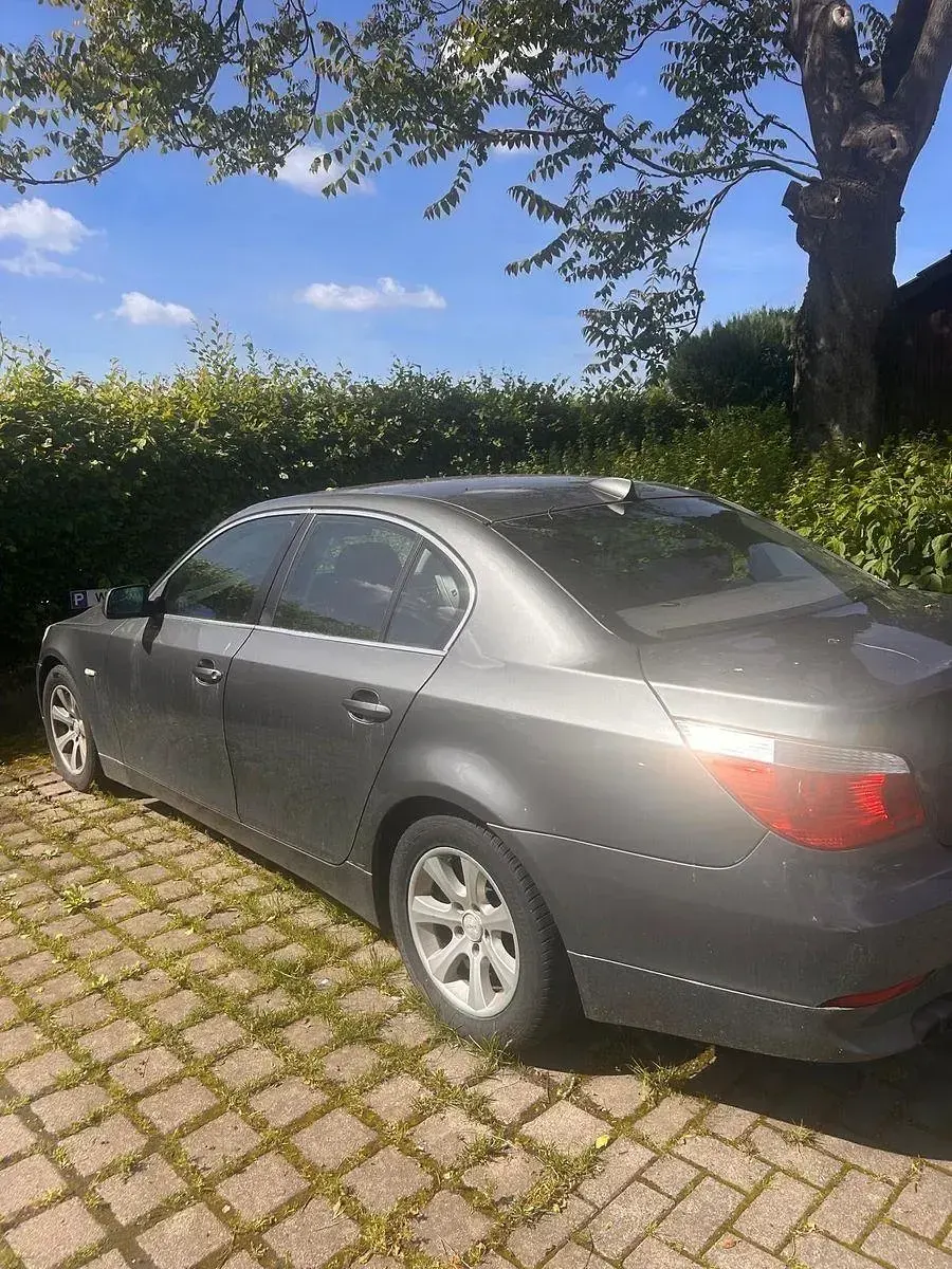 Gebraucht BMW 525 218 PS (160 kW) 2006 Grau Limousine