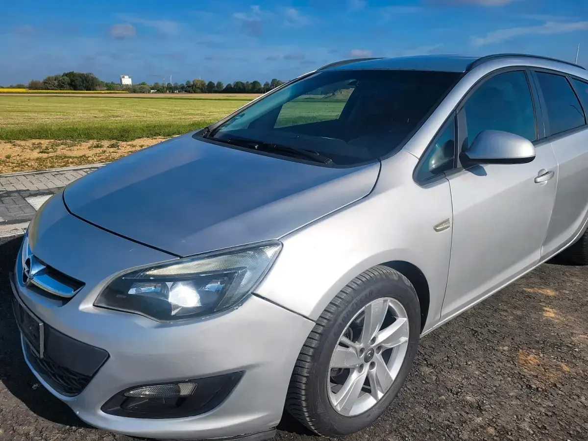 Usata Opel Astra 110 CV (80 kW) 2015 Argento Station wagon