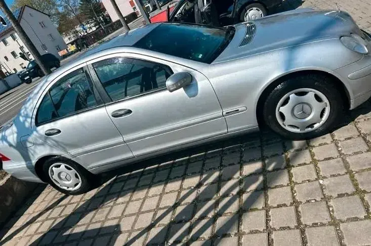 Gebraucht Mercedes C200 116 PS (85 kW) 2001 Silber Limousine