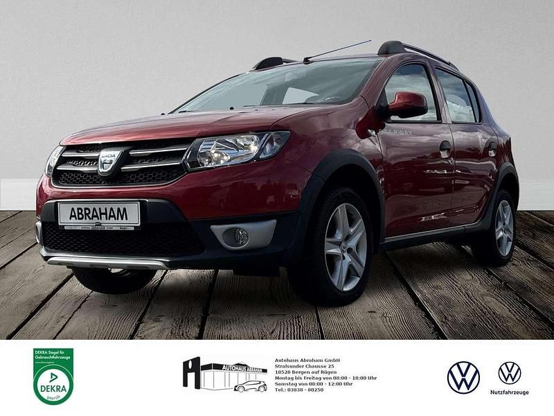 Feuerrot Gebraucht 2016 Dacia Sandero Prestige Limousine | 5.900 € (Guter Preis) - Bild 1/4