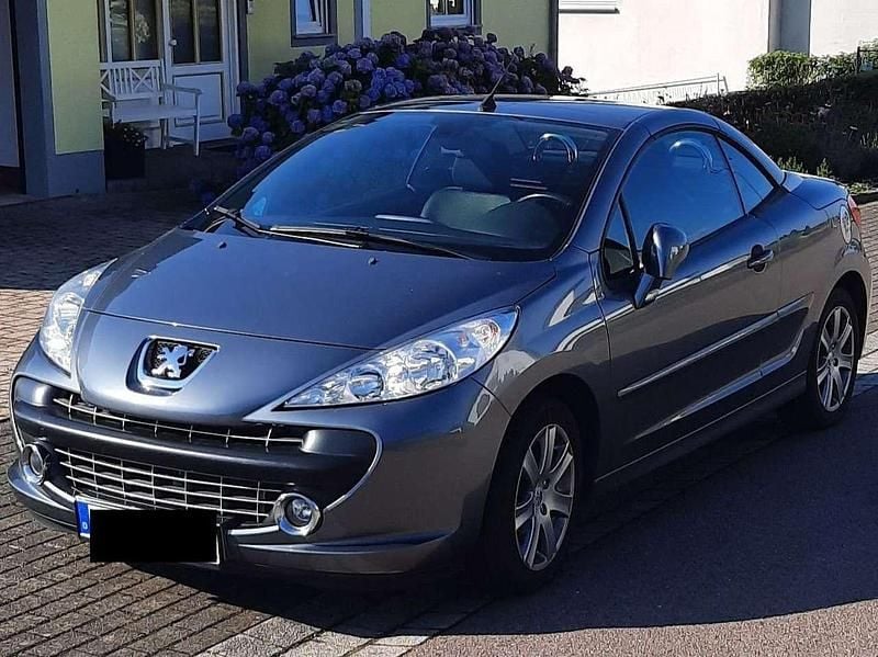 Grau Gebraucht 2008 Peugeot 207 CC Sport Cabrio | 3.190 € (Guter Preis) - Bild 1/4