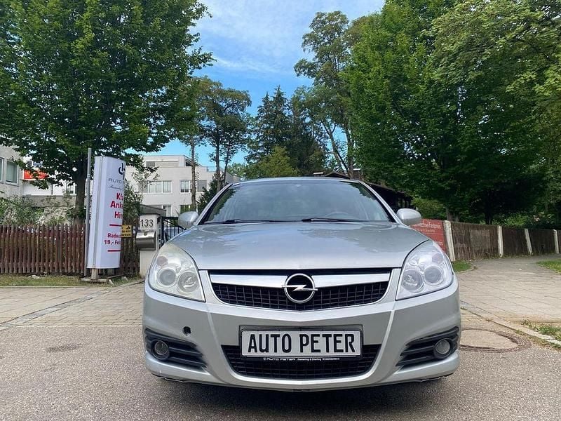 Silber Gebraucht 2007 Opel Vectra Edition Limousine | 3.990 € (Etwas zu teuer) - Bild 1/4
