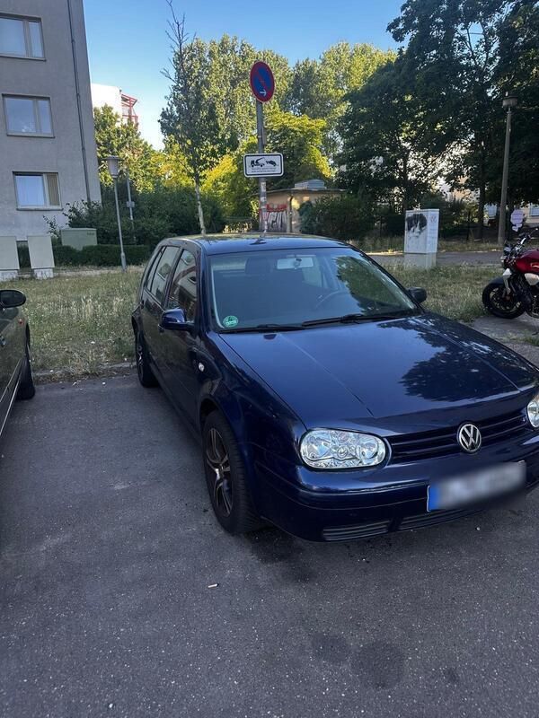 Blau Gebraucht 2003 VW Golf IV Limousine | 500 € (Superpreis) - Bild 1/4