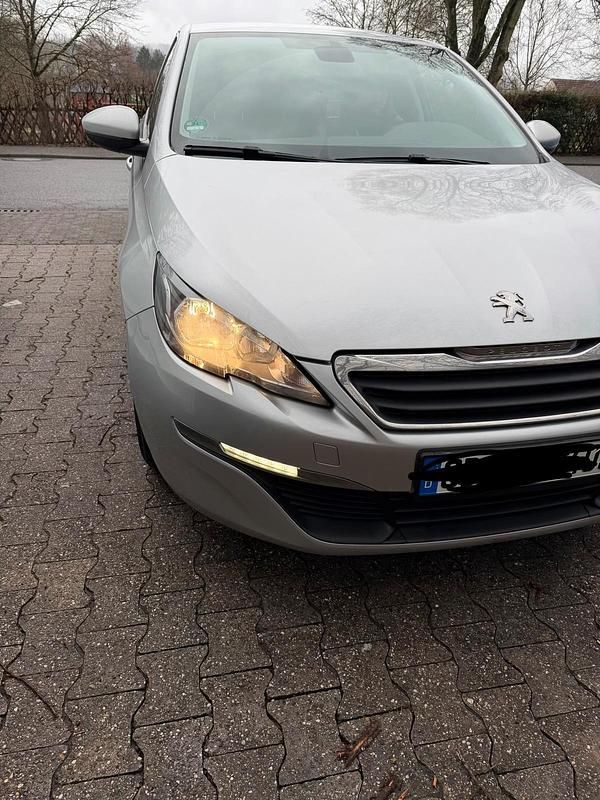 Gebraucht Peugeot 308 82 PS (60 kW) 2013 Silber Limousine
