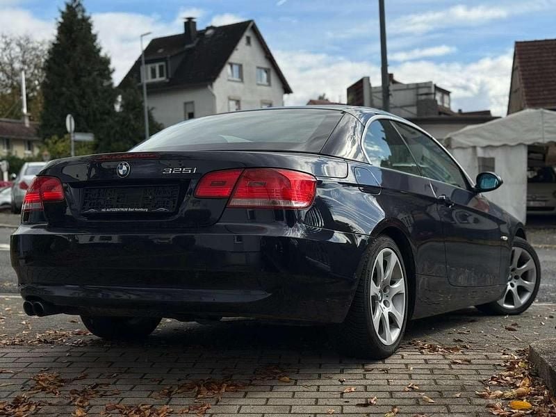 Gebraucht BMW 325 Cabriolet 218 PS (160 kW) 2007 Monacoblau metallic Cabrio